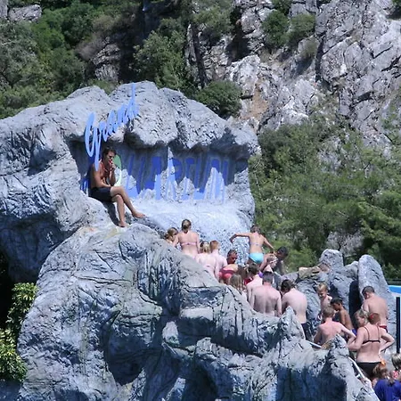 Ξενοδοχείο Grand Aquarium 4*