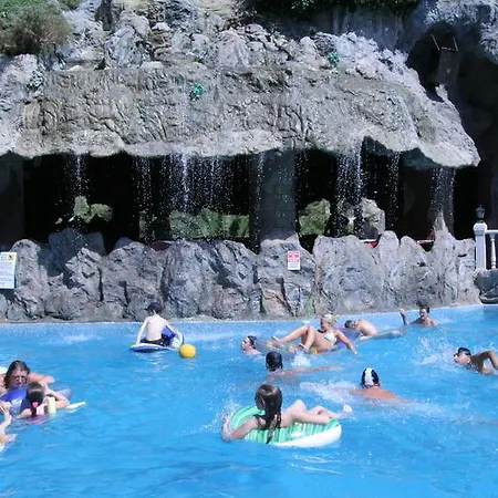 Ξενοδοχείο Grand Aquarium İcmeler