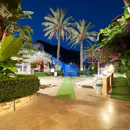 Grand Aquarium Hotel