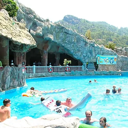 Grand Aquarium 호텔 4*