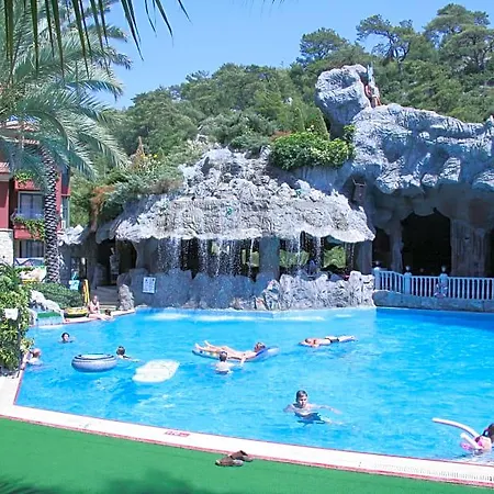 Grand Aquarium 4*