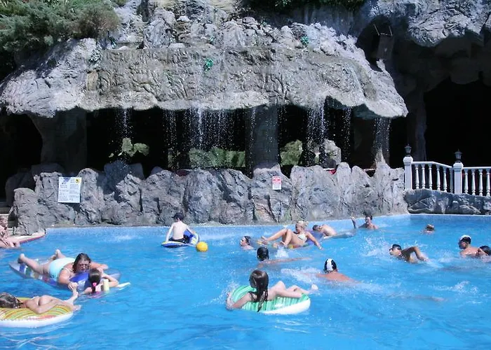 Hotel Grand Aquarium İçmeler