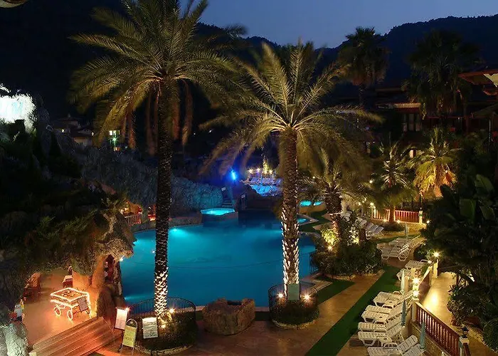 Grand Aquarium Hotel İçmeler