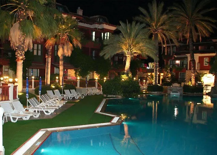 Grand Aquarium Hotel 4*