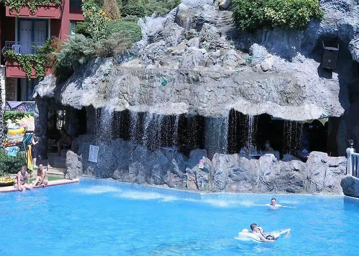 Grand Aquarium Hotel İçmeler