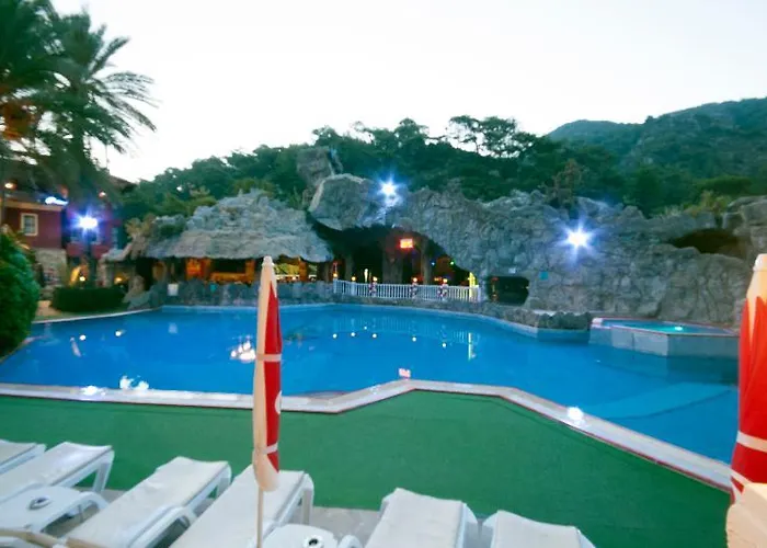 Hotel Grand Aquarium İçmeler