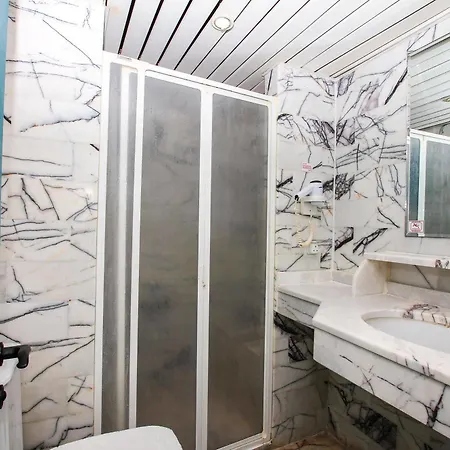 Hotel Grand Aquarium İçmeler