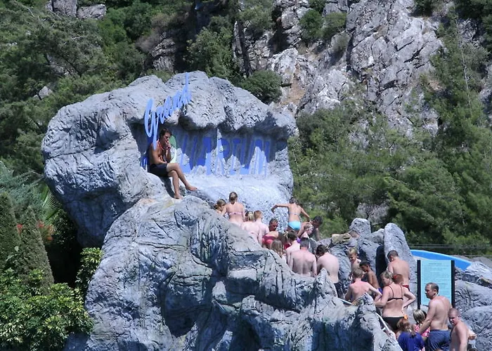 Отель Grand Aquarium 4*