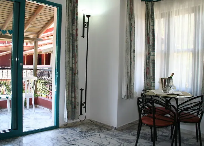 Отель Grand Aquarium 4*