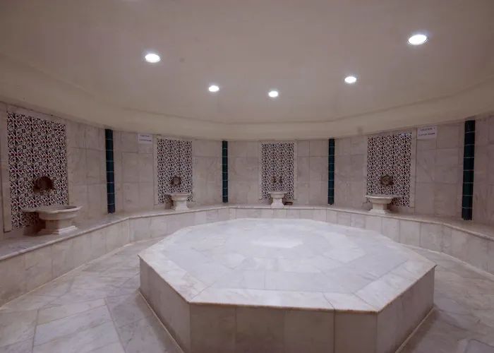 Отель Grand Aquarium 4*